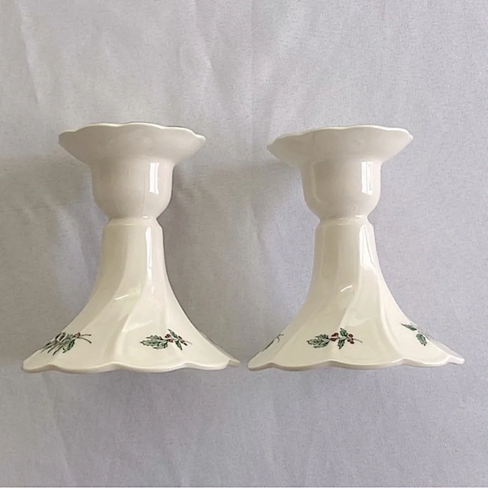 ⭐️ Vintage Nikko Ceramics white Christmas candle holders with Holly border - Picture 5 of 15